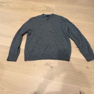 Men's Gray Cashmere V-Neck Sweater